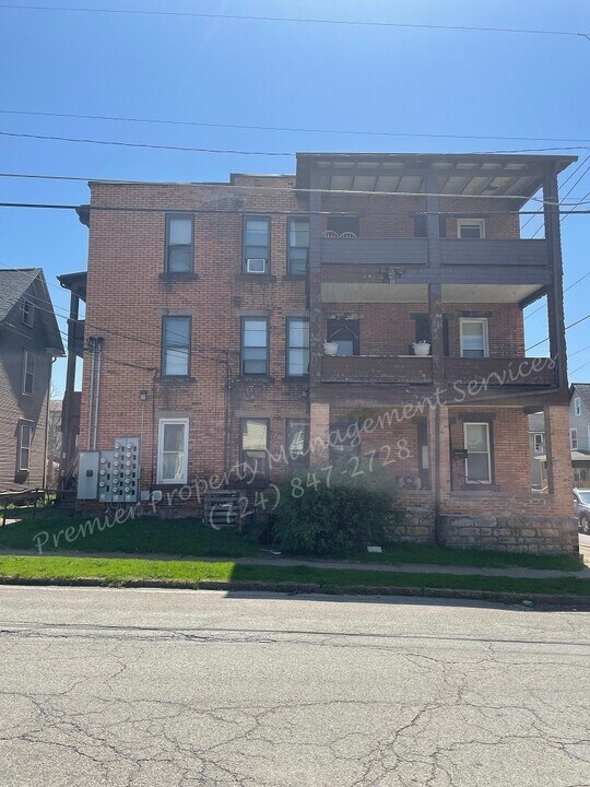 331 W North St in Butler, PA - Building Photo