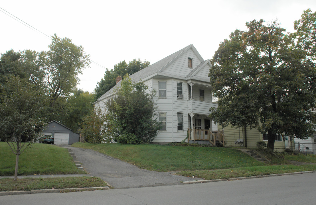 2120 Guilderland Ave in Schenectady, NY - Building Photo