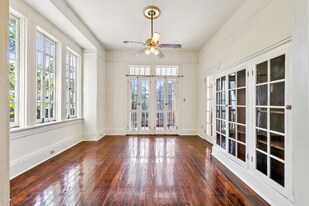 319 S Lopez St in New Orleans, LA - Building Photo