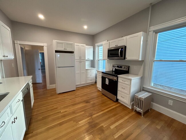 22 Bartlett St | Rentals in Somerville, MA