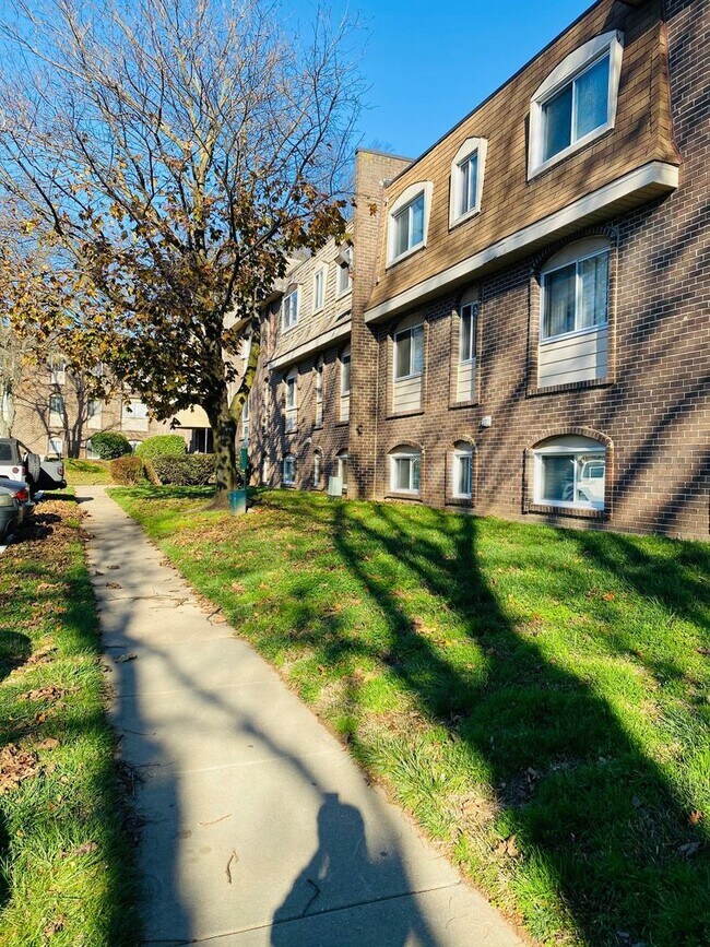 11905 Tarragon Rd in Reisterstown, MD - Building Photo - Building Photo