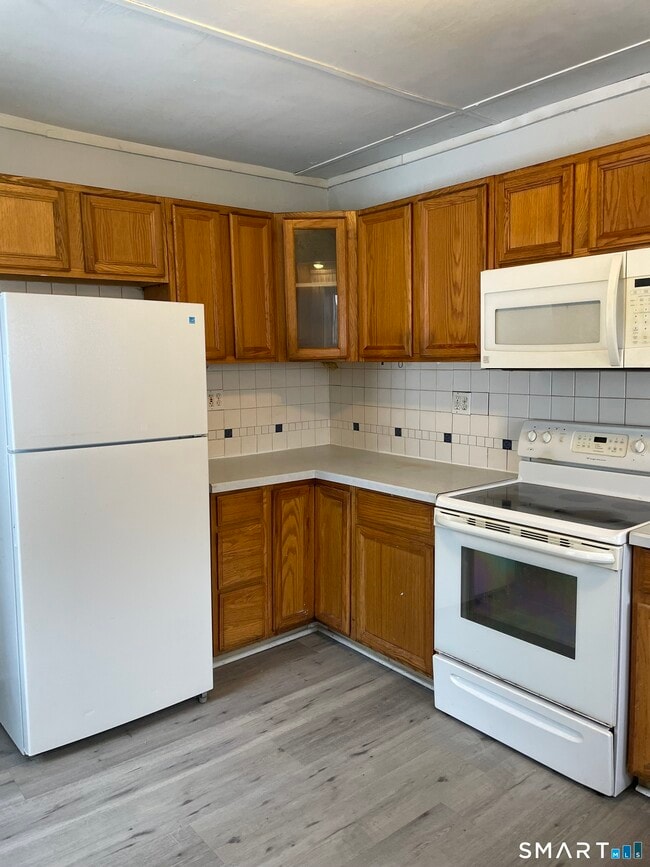 184 Meriden Rd in Waterbury, CT - Building Photo - Building Photo