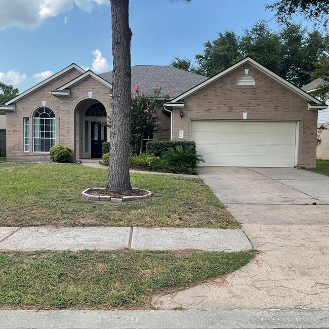 18326 Hollow Branch Ct in Cypress, TX - Foto de edificio - Building Photo