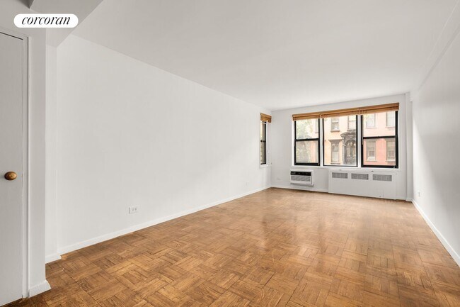 211 E 18th St in New York, NY - Building Photo - Building Photo
