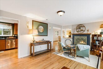 6935 SW Taylors Ferry Rd in Portland, OR - Building Photo - Building Photo