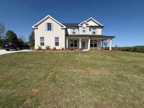 6410 Hyzer Wy in Dawsonville, GA - Foto de edificio - Building Photo