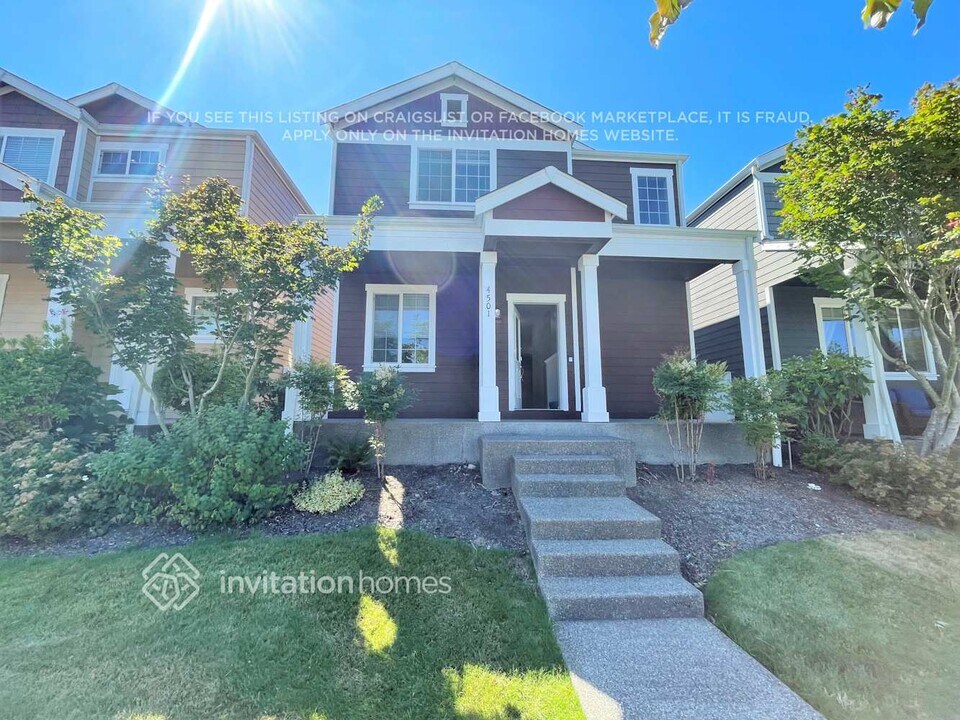 4501 Fairweather St NE in Lacey, WA - Foto de edificio