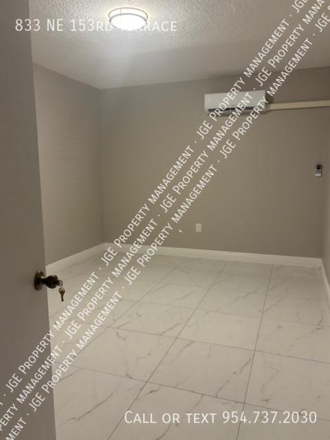 833 NE 153rd Terrace in Miami, FL - Building Photo - Building Photo
