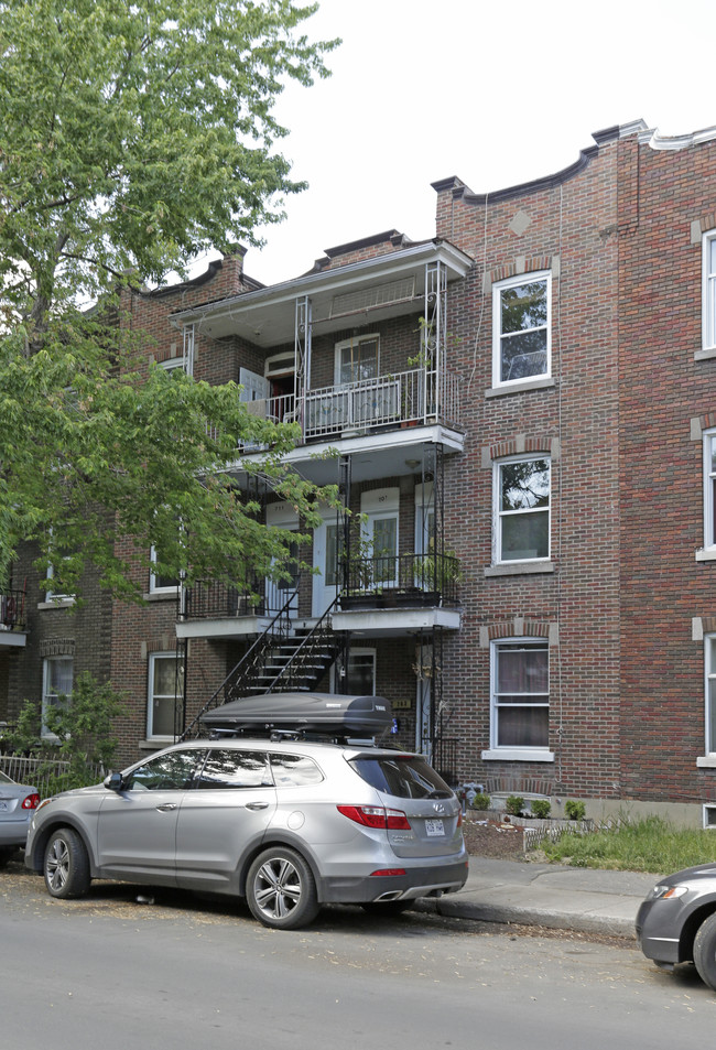 703-713 2e in Montréal, QC - Building Photo - Primary Photo