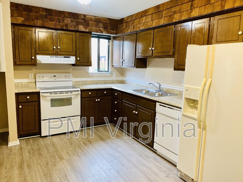 6429 Edward St in Norfolk, VA - Building Photo
