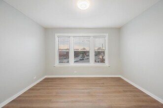 3966 W Grand Ave in Chicago, IL - Building Photo - Building Photo