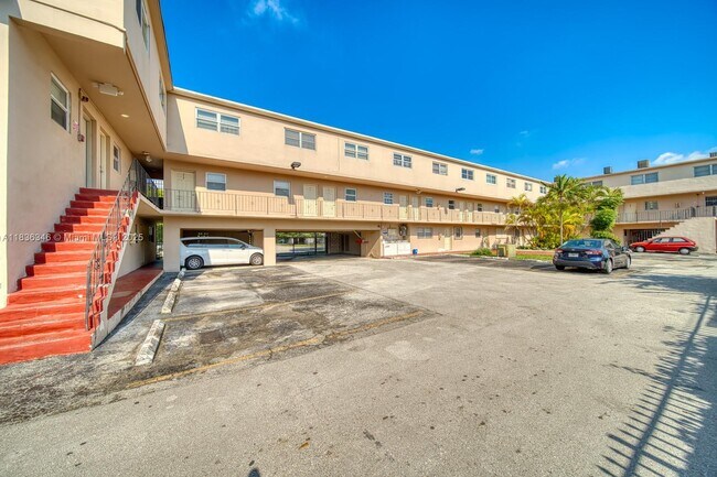 1201 SW 42nd Ave in Miami, FL - Building Photo - Building Photo