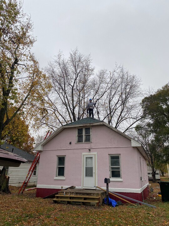 1602 15th Ave in Eldora, IA - Building Photo