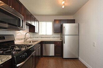 502 E Mariposa St, Unit 106 in Phoenix, AZ - Building Photo - Building Photo