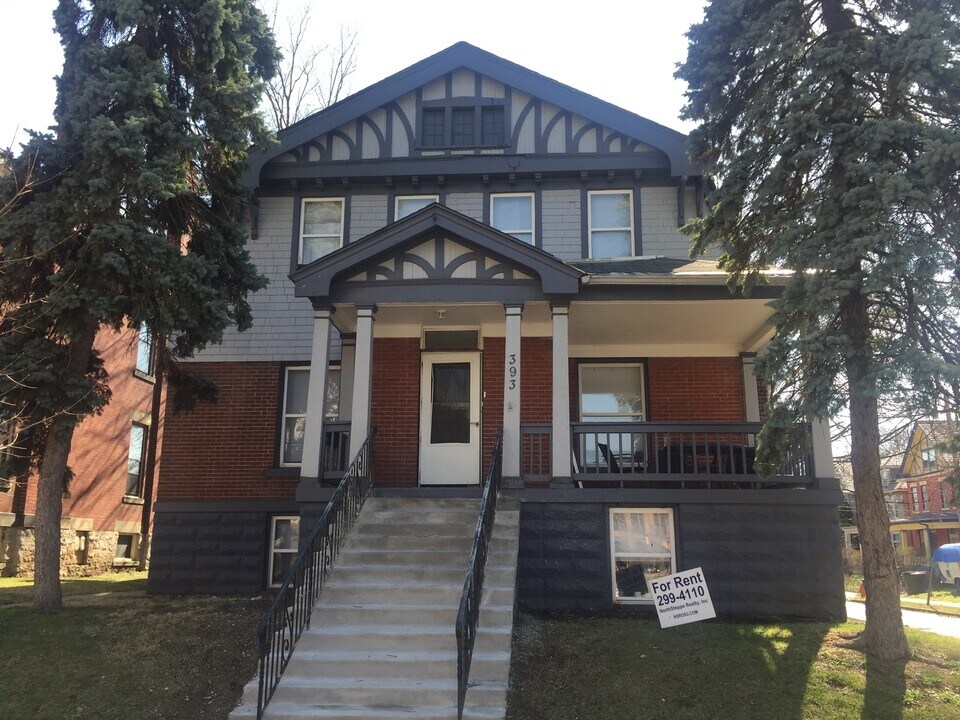 393 W 8th Ave in Columbus, OH - Building Photo