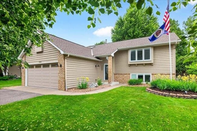 property at 1222 Saddlebrook Ln