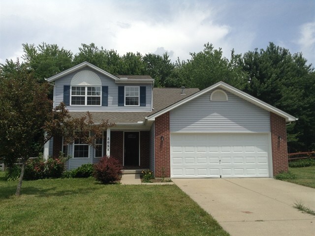 2058 River Birch Dr in Amelia, OH - Building Photo