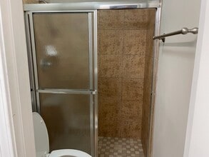 1503 La Fontenay Ct, Unit 1503 in Louisville, KY - Building Photo - Building Photo