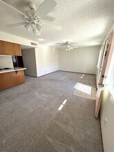 1957 Mesquite Ave, Unit 14 in Lake Havasu City, AZ - Foto de edificio - Building Photo