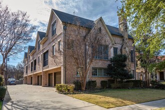 4133 University Blvd in Dallas, TX - Foto de edificio - Building Photo