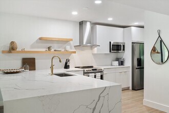 2810 Polo Island Dr in Wellington, FL - Building Photo - Building Photo