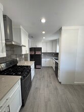 432 W Garfield Ave, Unit Main House in Glendale, CA - Foto de edificio - Building Photo