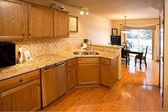 7845 Autumn Ridge Ave in Chanhassen, MN - Building Photo - Building Photo