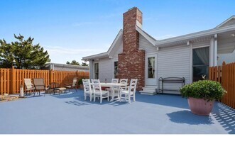 347 NJ-35 in Mantoloking, NJ - Building Photo - Building Photo