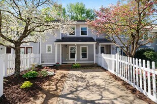 12319 Sir James Ct in Richmond, VA - Building Photo