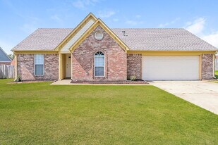 9161 Preakness Dr in Southaven, MS - Building Photo