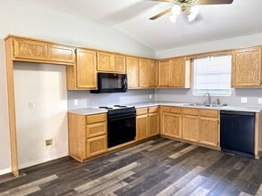 2412 Cimmaron Dr in Ardmore, OK - Building Photo - Building Photo