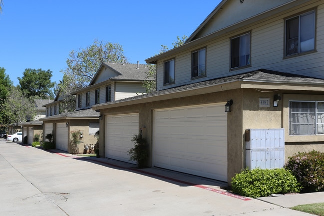 1182 Sumner Ave in El Cajon, CA - Building Photo - Building Photo