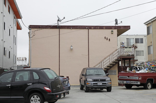 420 E 17th St in Oakland, CA - Foto de edificio - Building Photo