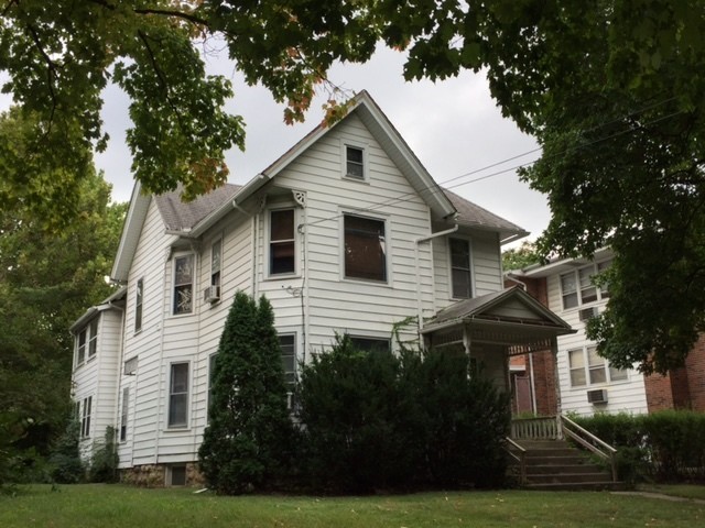 1609-1613 E State St in Rockford, IL - Building Photo - Building Photo