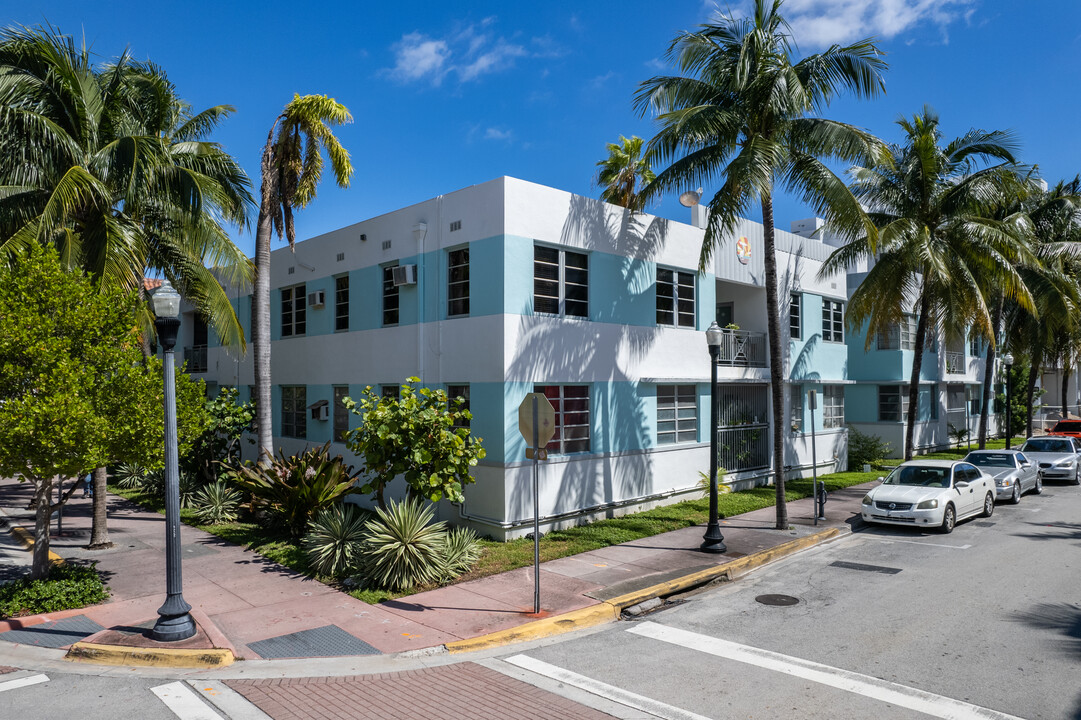 OCEAN TERRACE APTS INC CO-OP in Miami Beach, FL - Foto de edificio