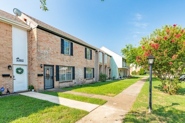 1920 Back Bay Dr in Galveston, TX - Building Photo - Building Photo