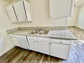 337 N Thesta St in Fresno, CA - Building Photo - Building Photo