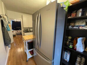 682 Parker St, Unit 2 in Boston, MA - Building Photo - Building Photo