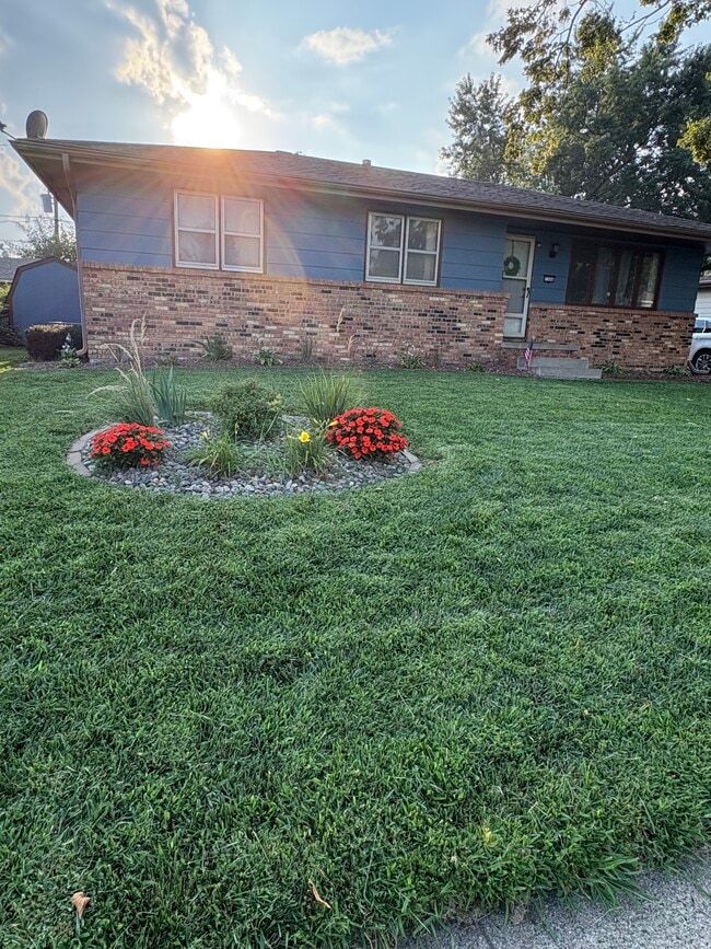 property at 1306 SE Bel Aire Rd