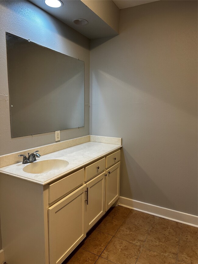 2910 Wichita St