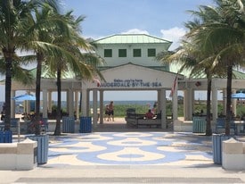 4201 Bougainvilla Dr in Lauderdale-by-the-Sea, FL - Building Photo