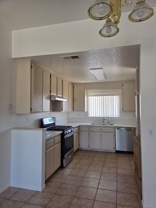 9004 I Ave, Unit C in Hesperia, CA - Building Photo