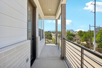 6418 Maple in Dallas, TX - Building Photo - Building Photo