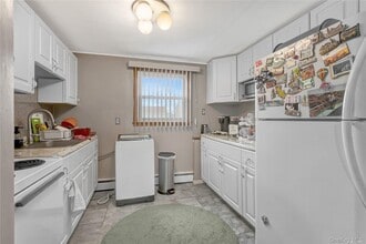 175 Wickfield Ln in North Babylon, NY - Building Photo - Building Photo