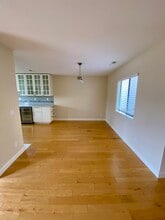 90 Holstrom Cir in Novato, CA - Foto de edificio - Building Photo