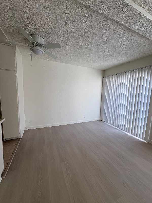 6925 Haskell Ave in Los Angeles, CA - Building Photo - Building Photo