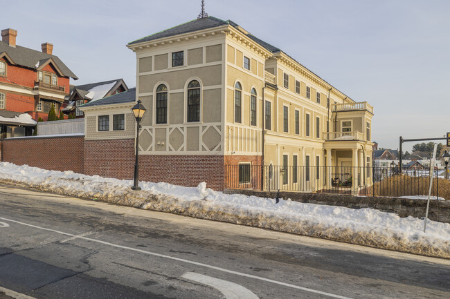 Residences at the Masonic Lodge