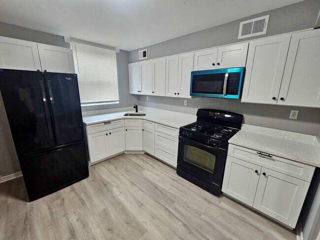 property at 1341 Glyndon Ave