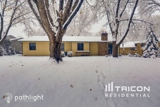 8675 Westwind Cir in Eden Prairie, MN - Building Photo - Building Photo
