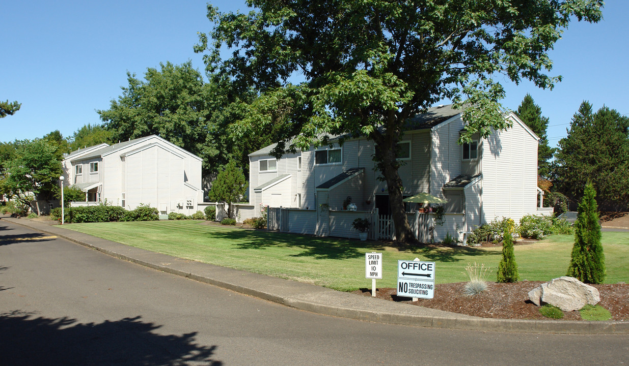 Norkenzie Village in Eugene, OR - Building Photo